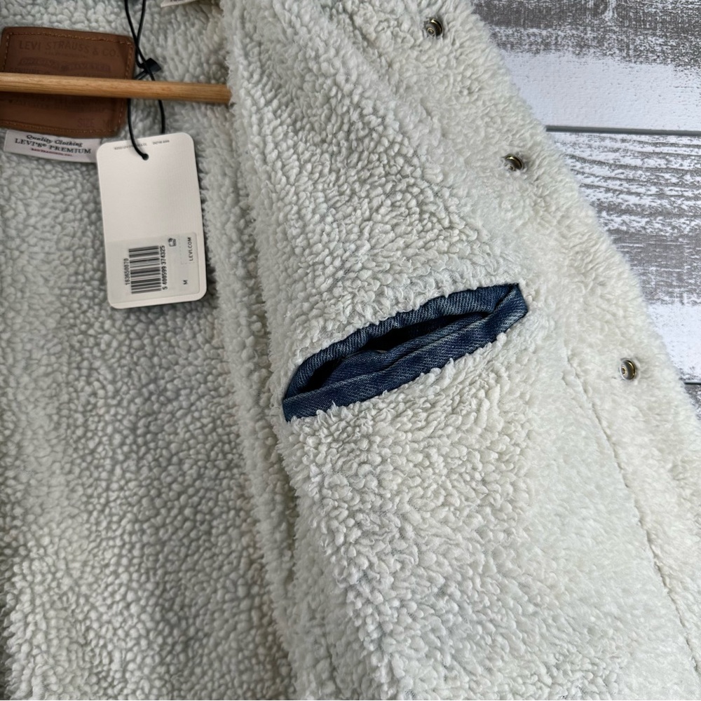 Levi’s Ex Boyfriend Trucker Sherpa Denim Jacket - Picture 8 of 13